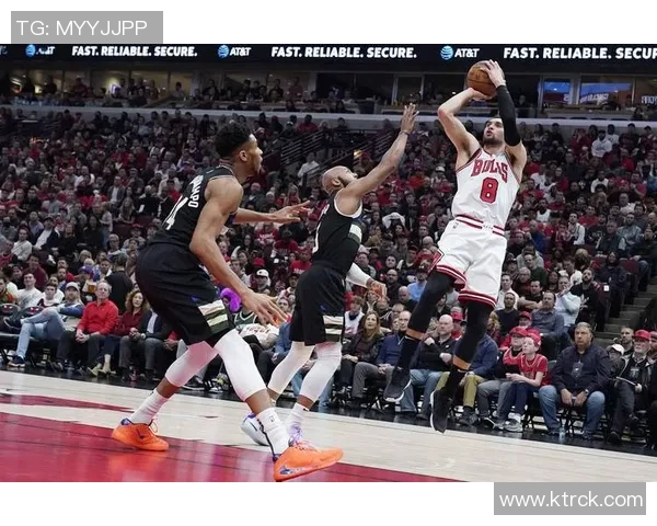 公牛与雄鹿第五场激战回顾球星表现与战术分析全景呈现